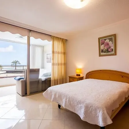 First Line Apartment *