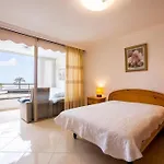 First Line Apartment *